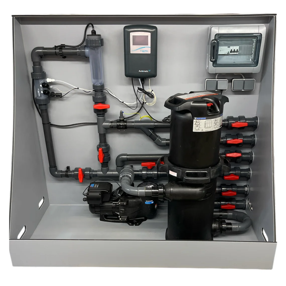 Kopie-von-2025-05-27_Technikwand-mit-AS5-HSF-4-Plus-Hayward-Max-Flo-XL_Bild-01-scaled-e1771917695438